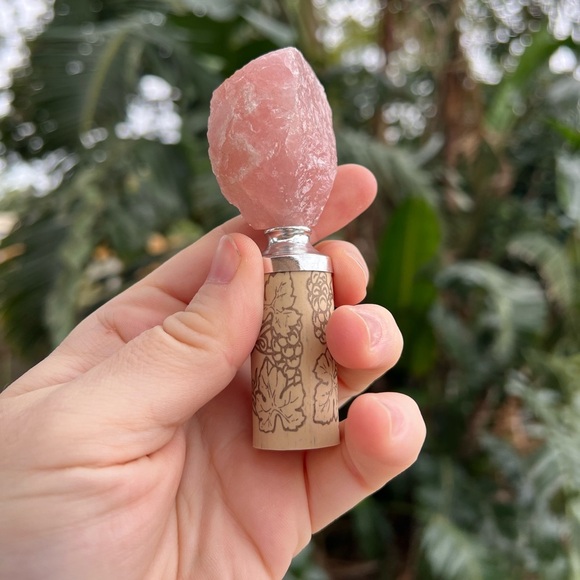 Rose Quartz Wine Bottle Stopper - Elegant Handcrafted Design - Picture 2 of 9